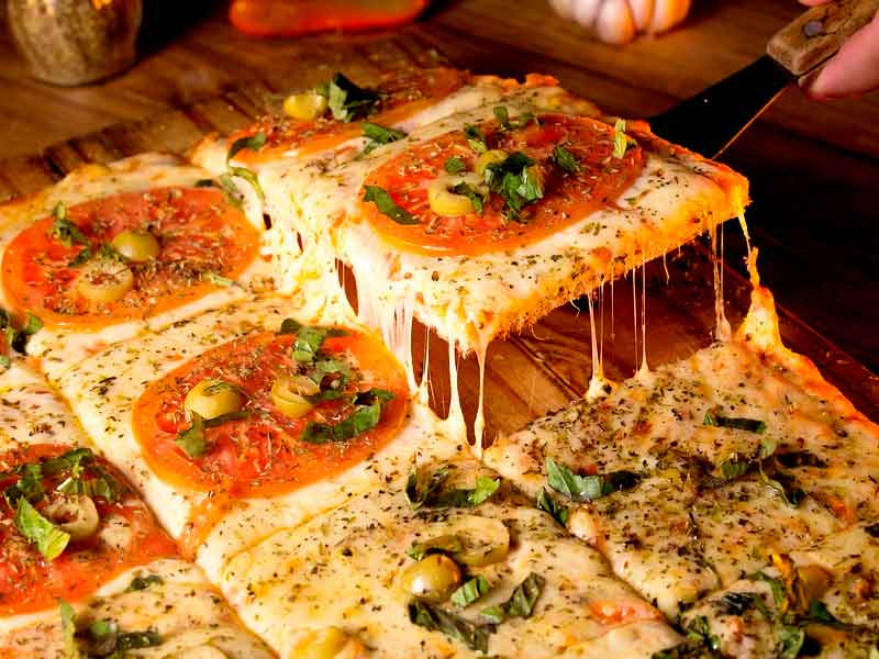 Оригинальная пицца от повара Приготовление пиццы с марихуаной